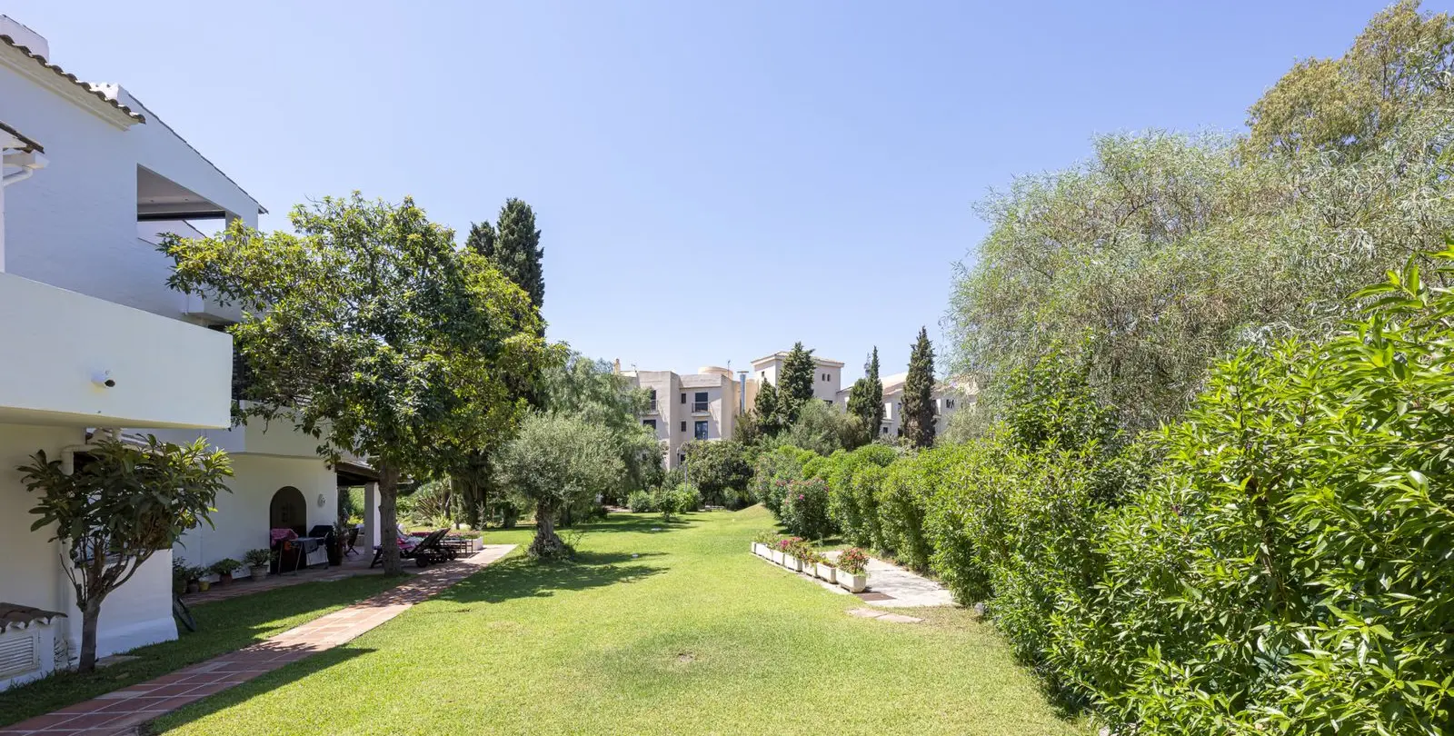 Sale of penthouse duplex in Puerto Banús 3