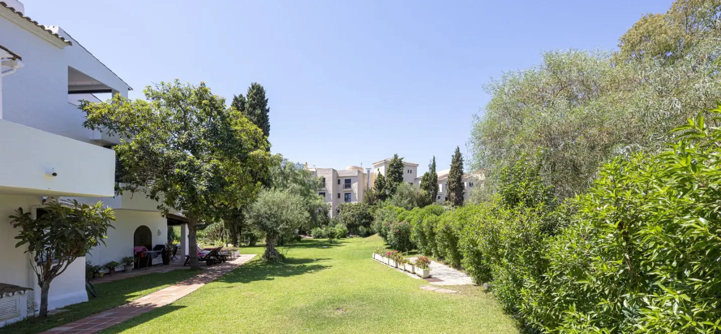 Продажа двухуровневого пентхауса в Puerto Banús 2