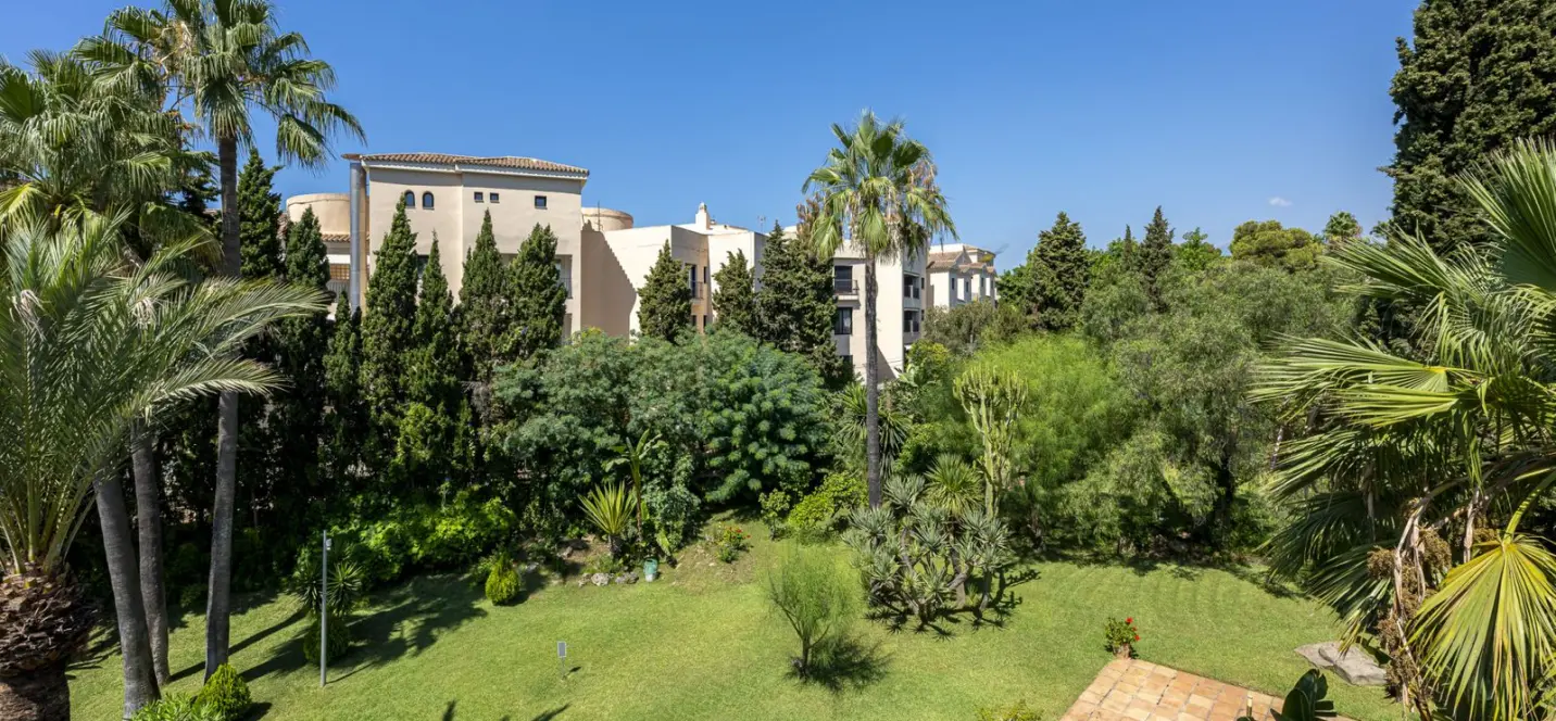 Продажа двухуровневого пентхауса в Puerto Banús 4