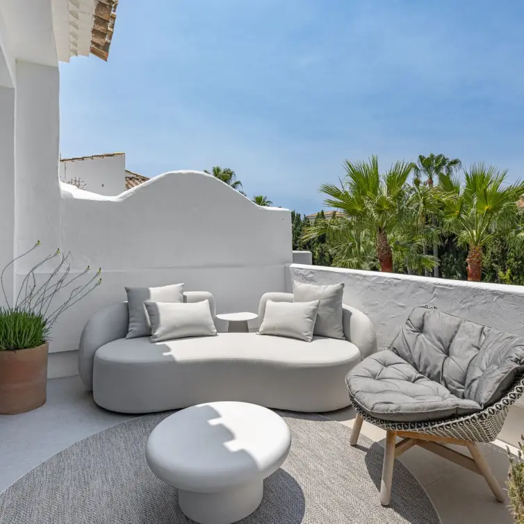 Продажа двухуровневого пентхауса в Puerto Banús