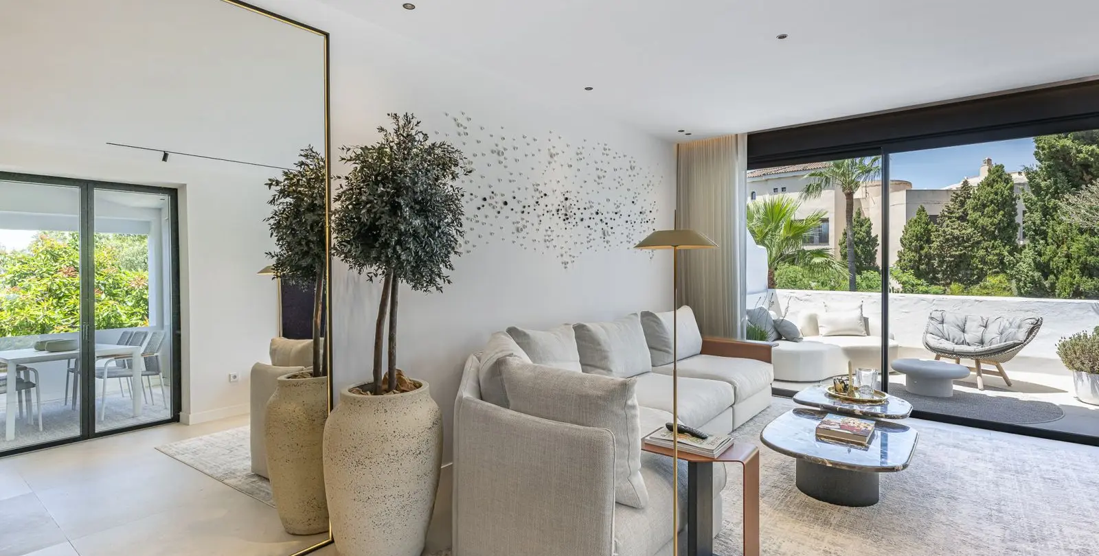 Sale of penthouse duplex in Puerto Banús 10