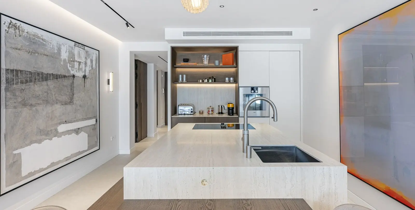 Sale of penthouse duplex in Puerto Banús 11