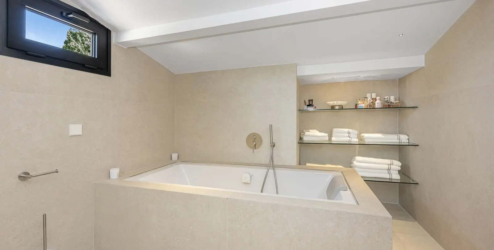 Sale of penthouse duplex in Puerto Banús 15