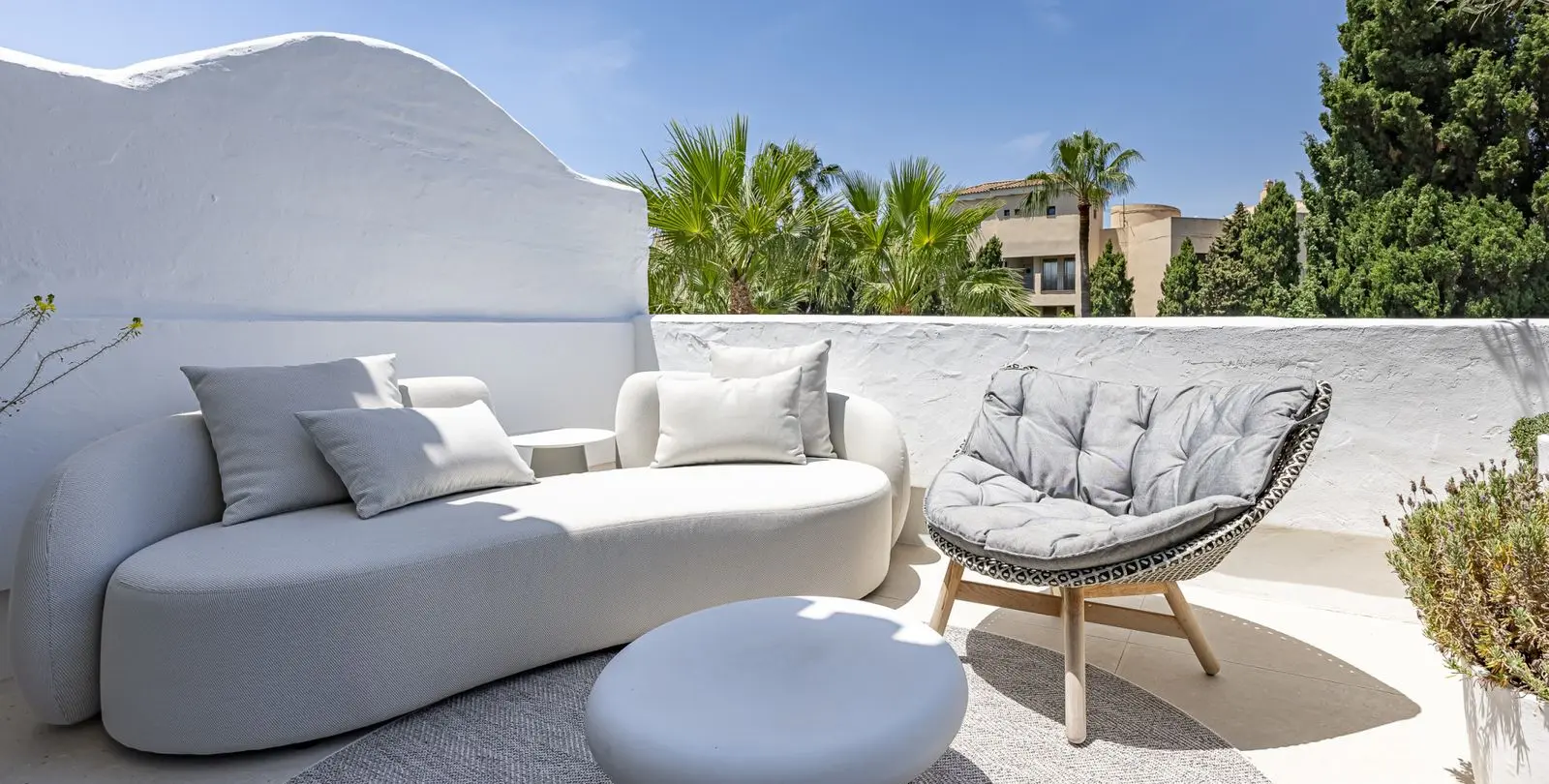 Sale of penthouse duplex in Puerto Banús 29