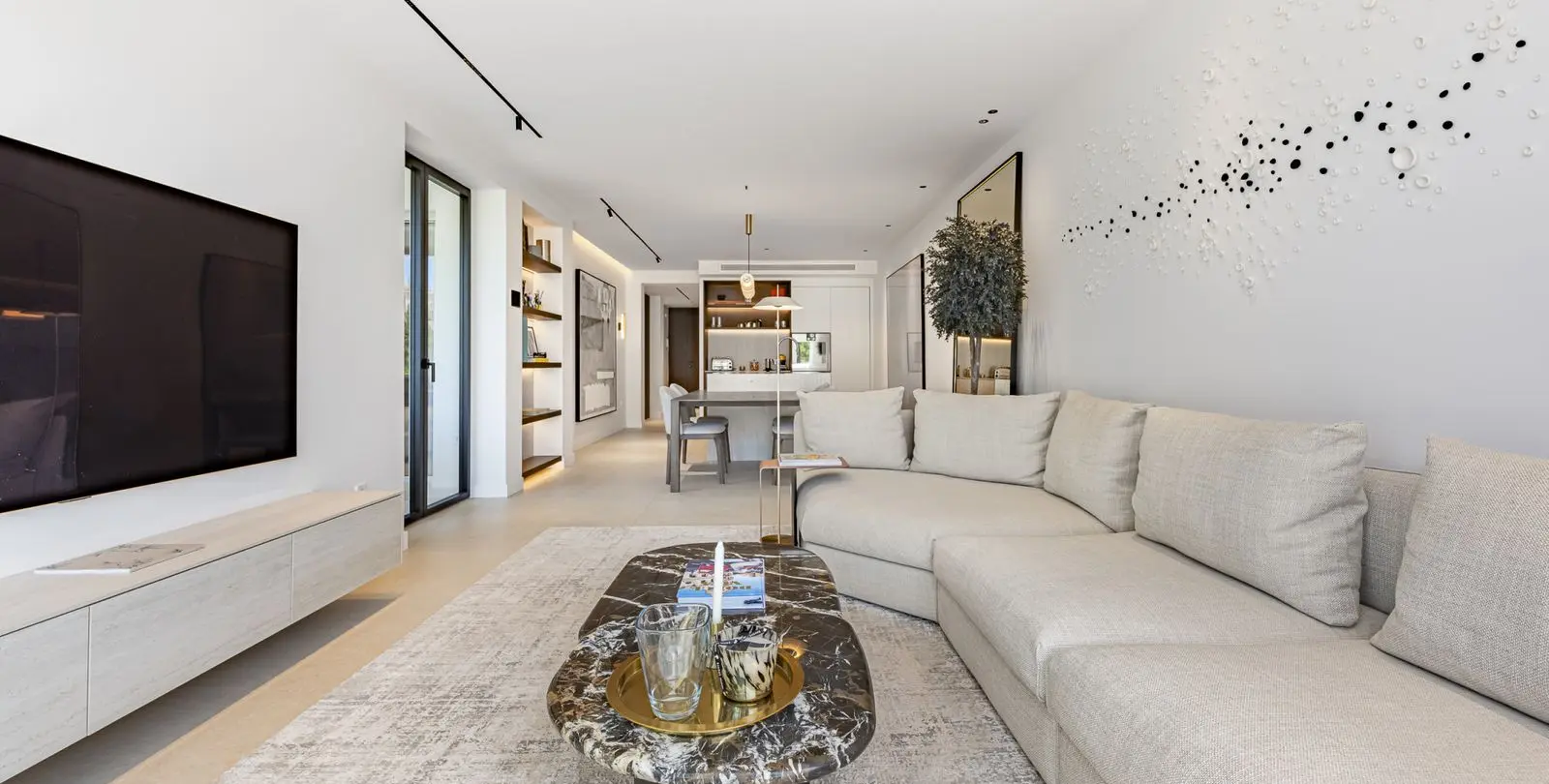Sale of penthouse duplex in Puerto Banús 32