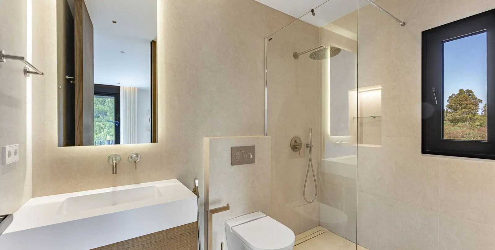 Sale of penthouse duplex in Puerto Banús 45