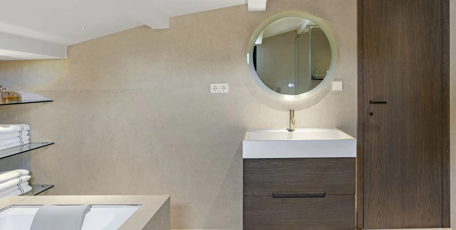 Sale of penthouse duplex in Puerto Banús 51