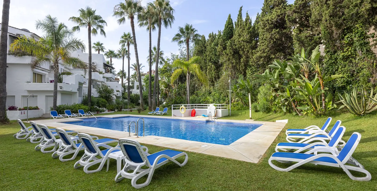 Sale of penthouse duplex in Puerto Banús 57