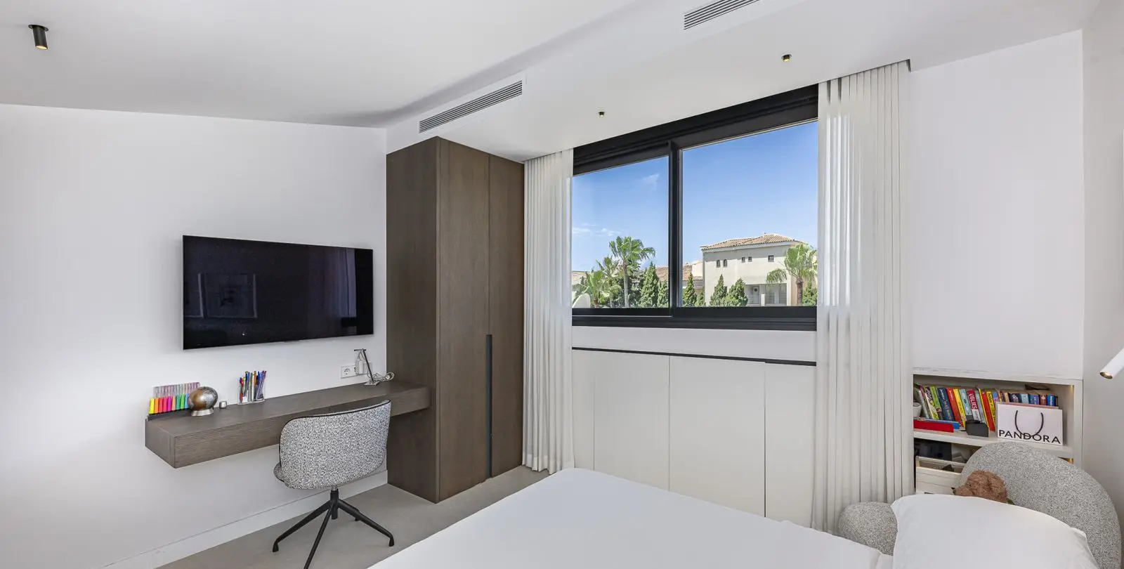 Venta de ático dúplex en Puerto Banús 14