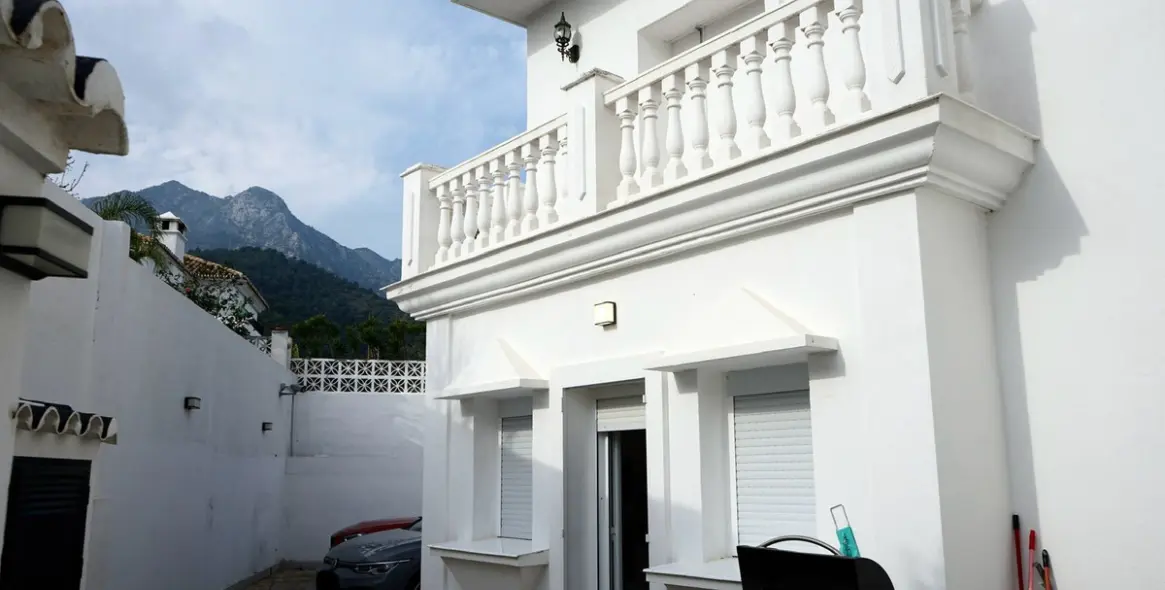 Sale of detached villa in Marbella 4