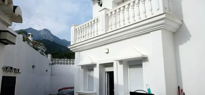 Sale of detached villa in Marbella 3
