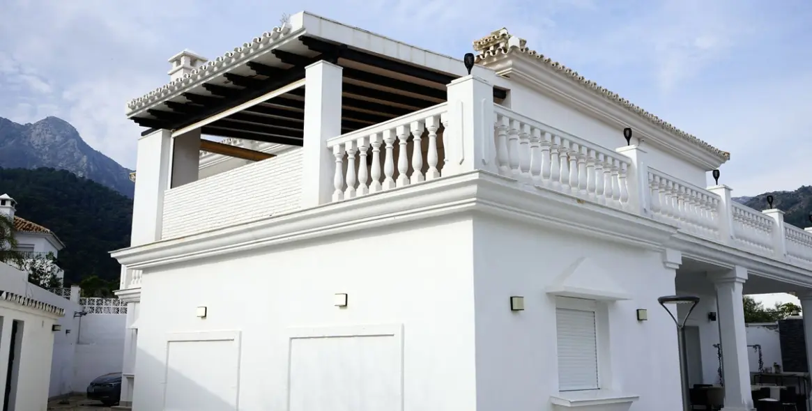 Sale of detached villa in Marbella 11