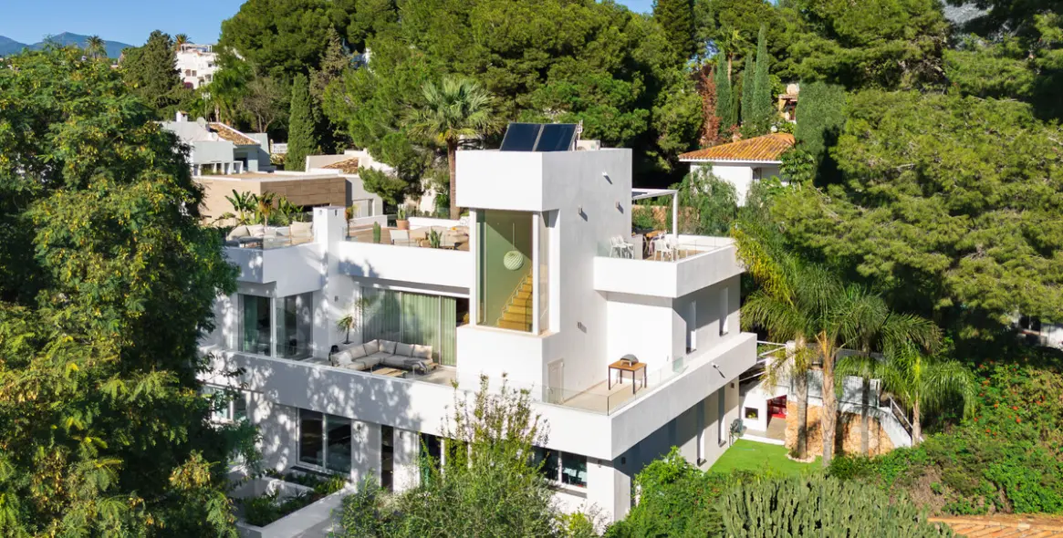 Sale of detached villa in Nueva Andalucía 2