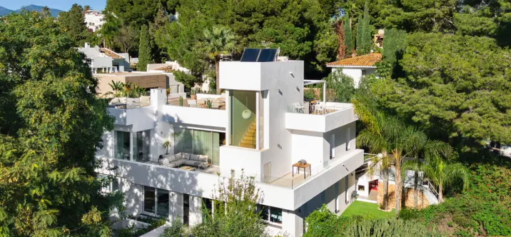 Sale of detached villa in Nueva Andalucía 1