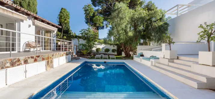 Sale of detached villa in Nueva Andalucía 2
