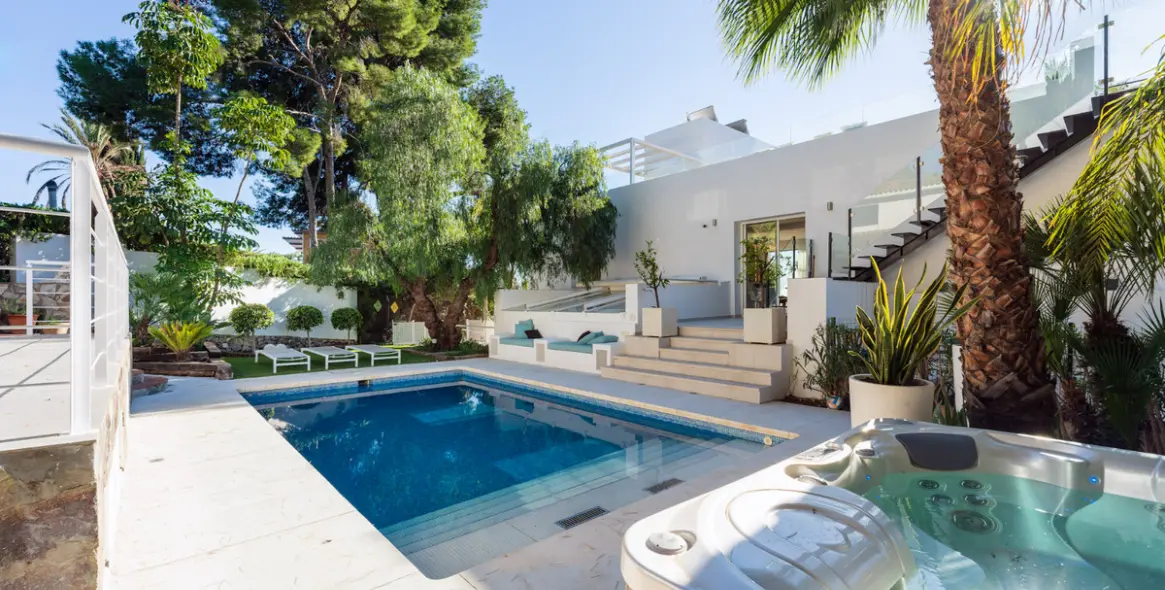 Sale of detached villa in Nueva Andalucía 29