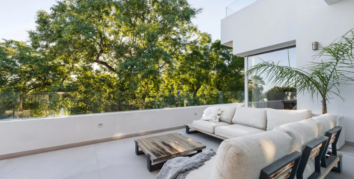 Sale of detached villa in Nueva Andalucía 81