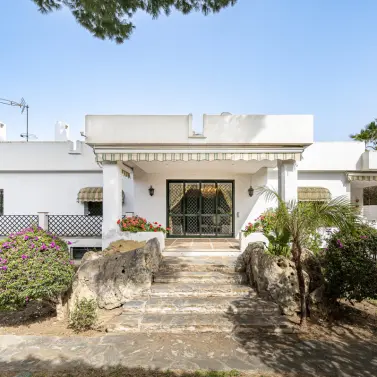 Sale of detached villa in Nagüeles