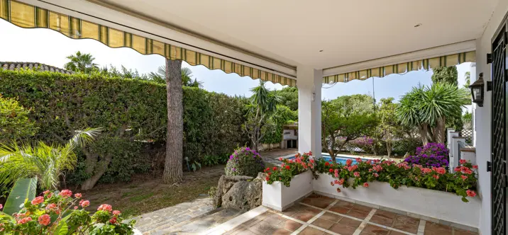 Sale of detached villa in Nagüeles 2