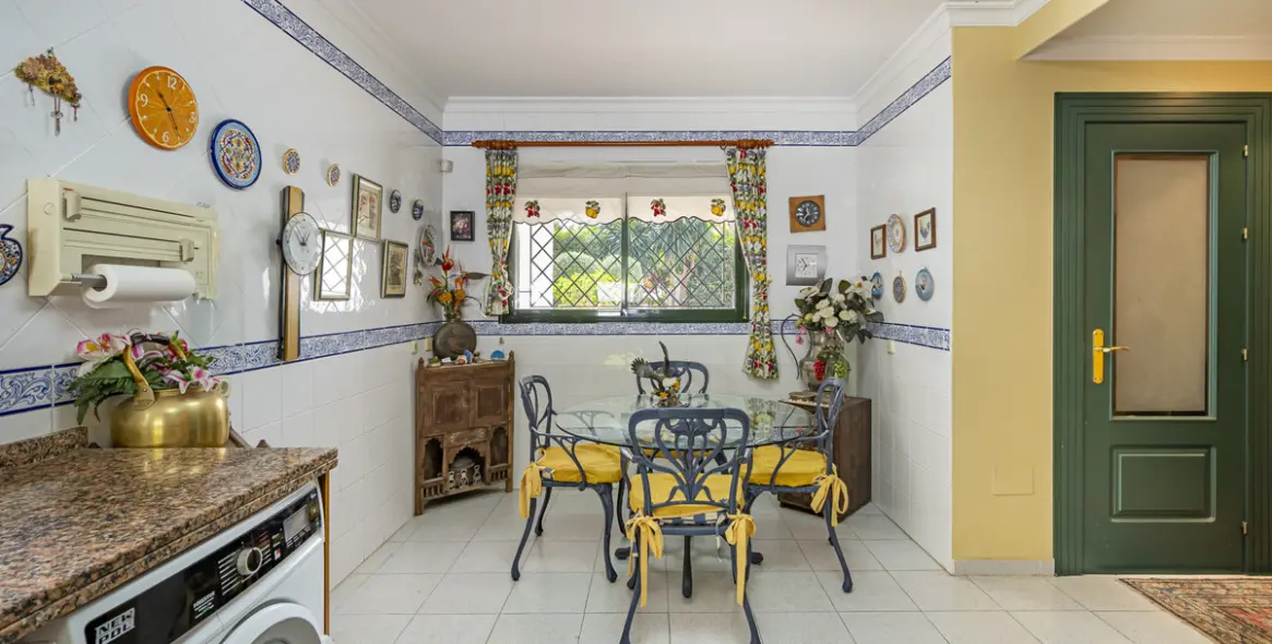 Sale of detached villa in Nagüeles 10