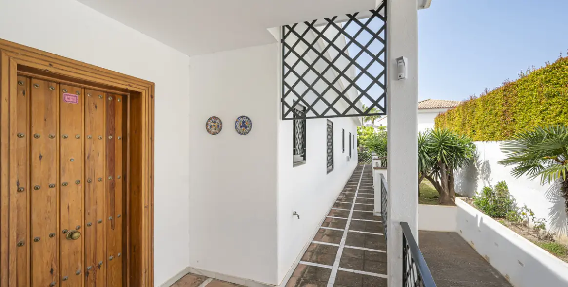 Sale of detached villa in Nagüeles 20