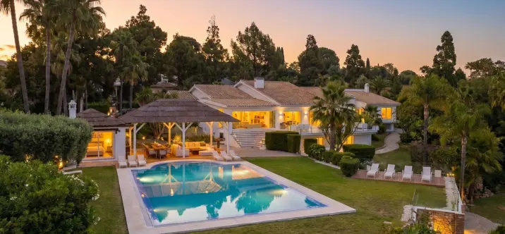 Sale of detached villa in Marbella 0