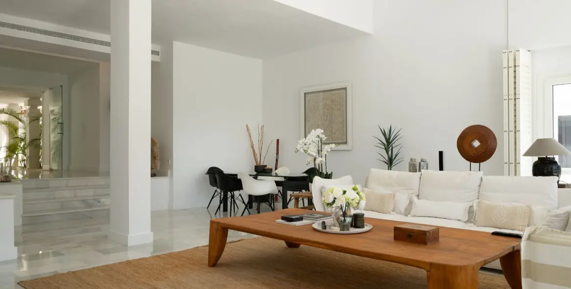 Sale of detached villa in Marbella 10