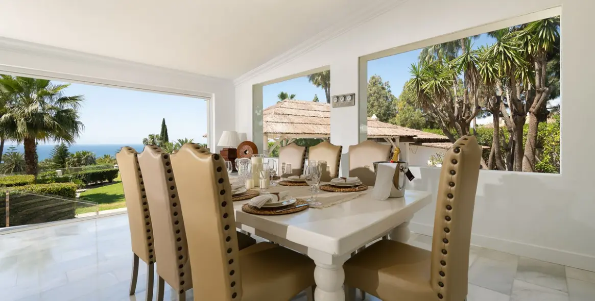 Sale of detached villa in Marbella 15