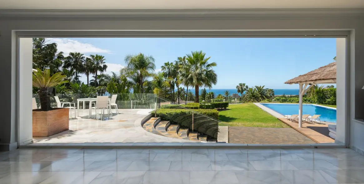 Sale of detached villa in Marbella 17
