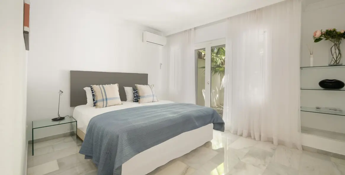Sale of detached villa in Marbella 26
