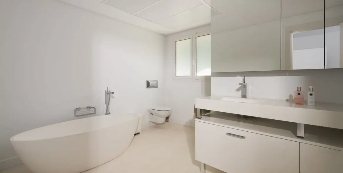 Sale of detached villa in Marbella 27