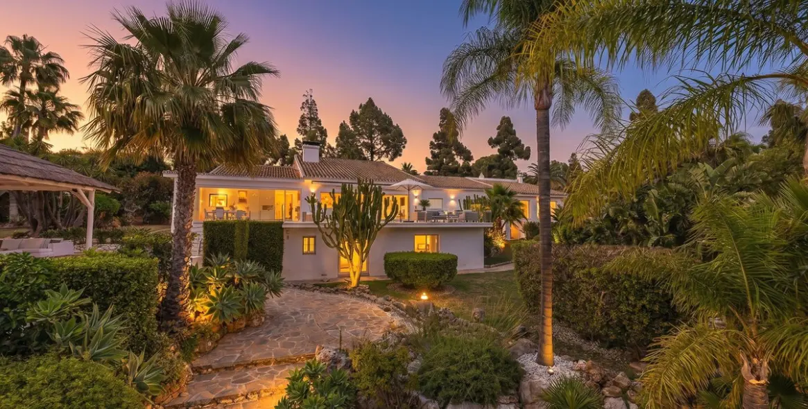 Sale of detached villa in Marbella 56
