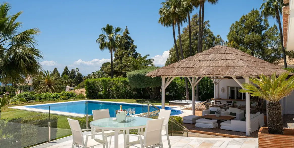 Sale of detached villa in Marbella 81
