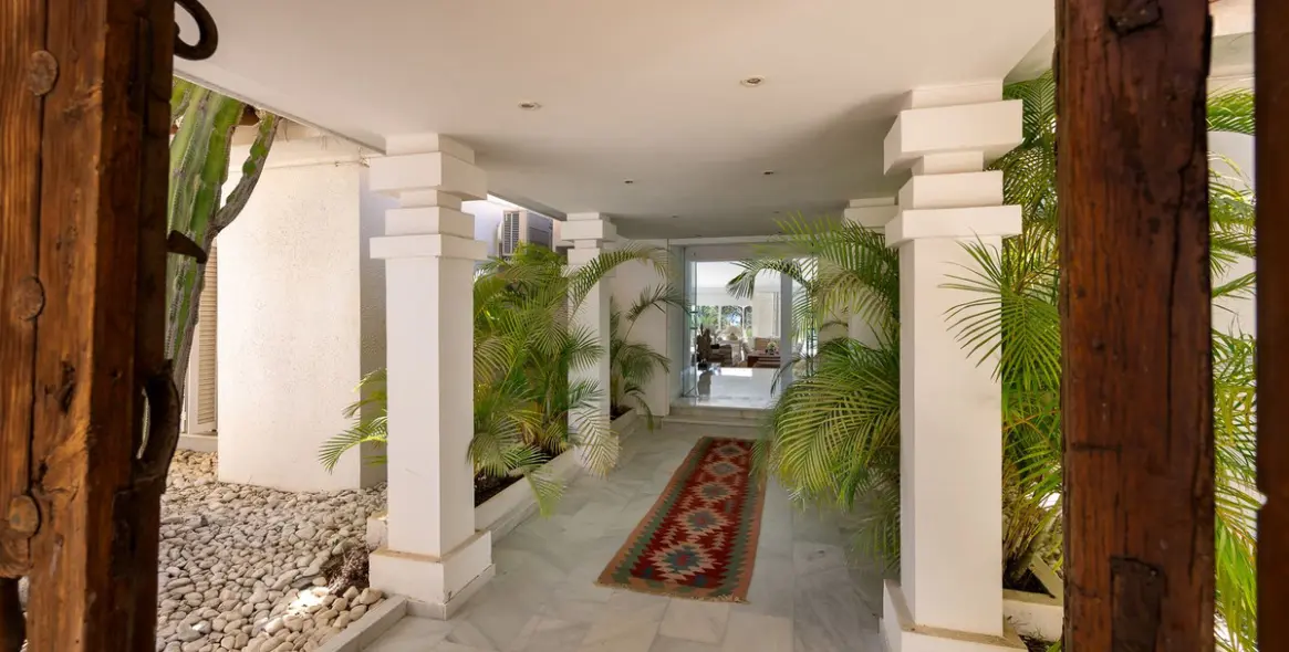 Sale of detached villa in Marbella 131