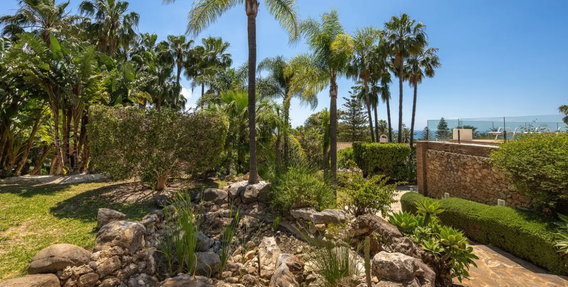 Sale of detached villa in Marbella 150