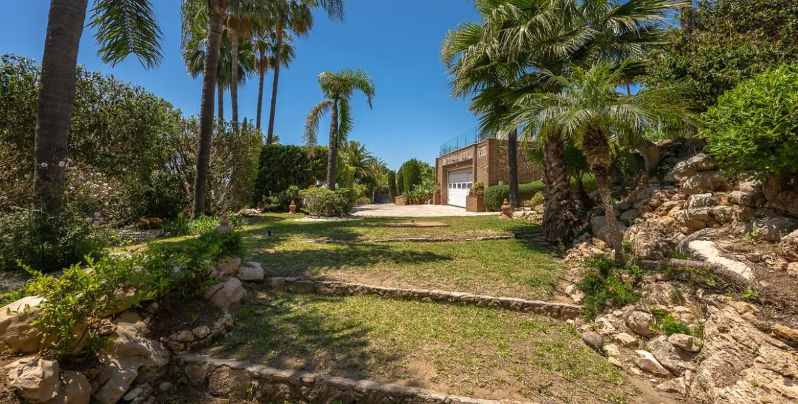 Sale of detached villa in Marbella 157