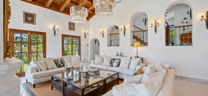 Sale of detached villa in El Madroñal 3
