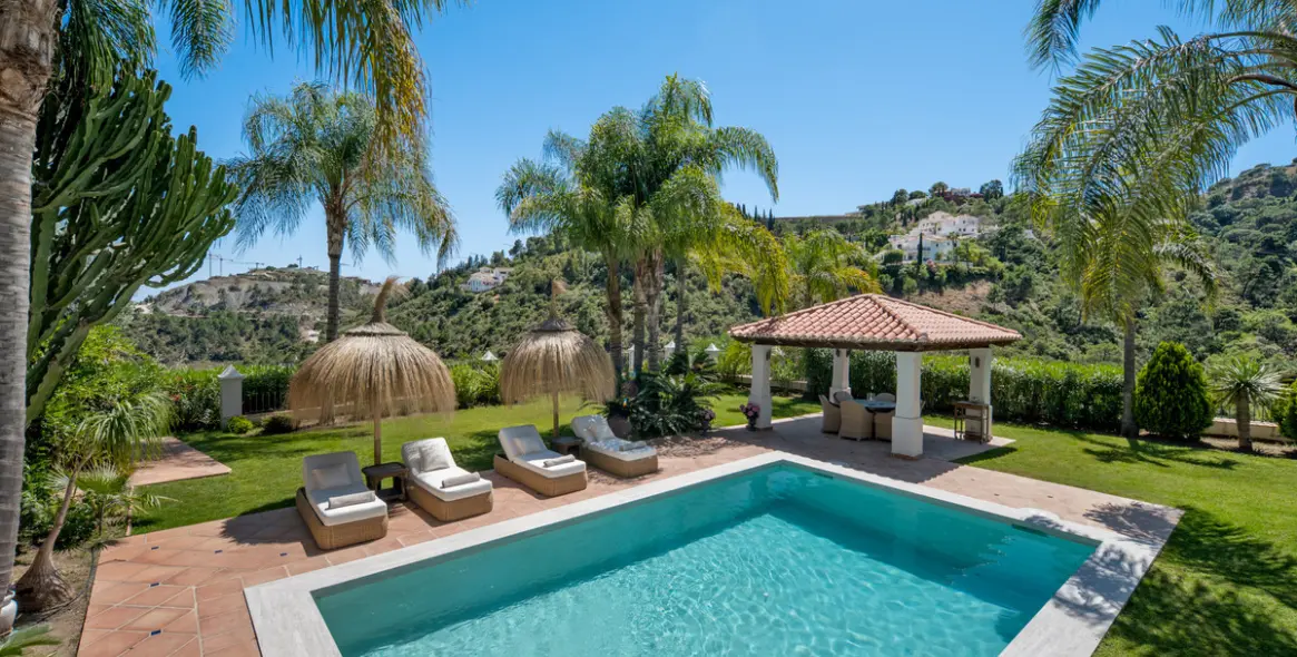 Sale of detached villa in El Madroñal 8