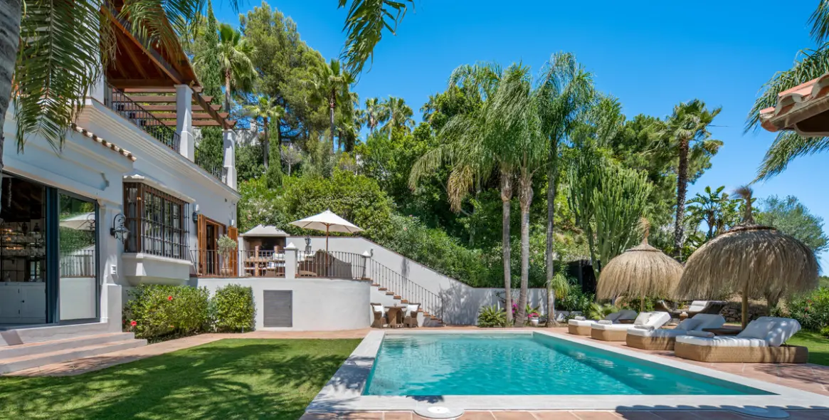 Sale of detached villa in El Madroñal 10