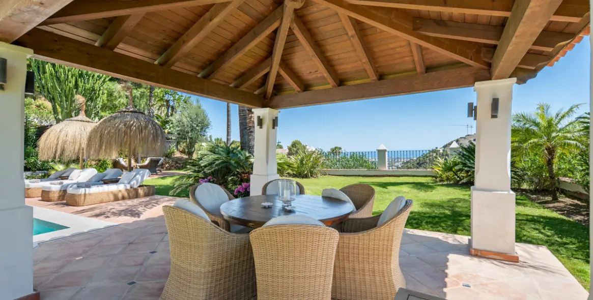 Sale of detached villa in El Madroñal 11