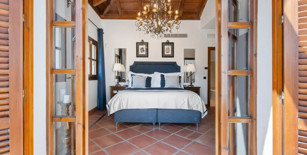 Sale of detached villa in El Madroñal 21
