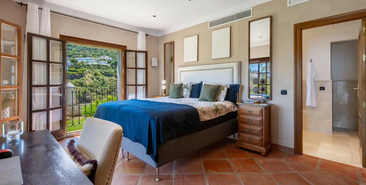 Sale of detached villa in El Madroñal 27