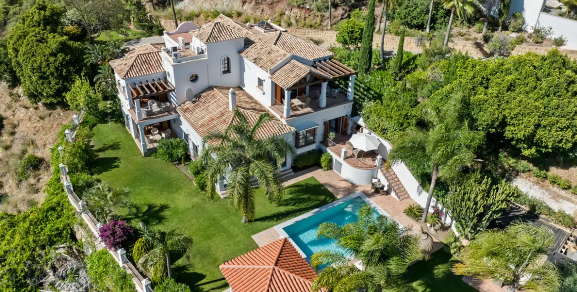 Sale of detached villa in El Madroñal 47