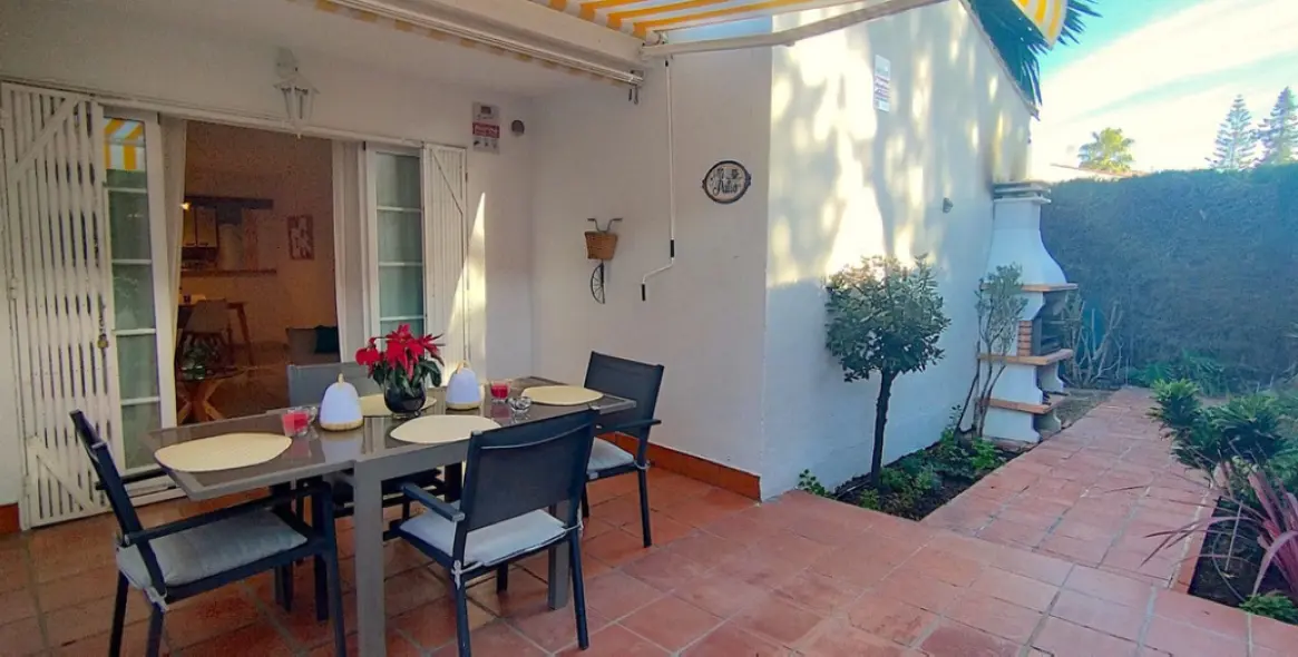 Short-term rent of ground floor apartment in Benamara 25
