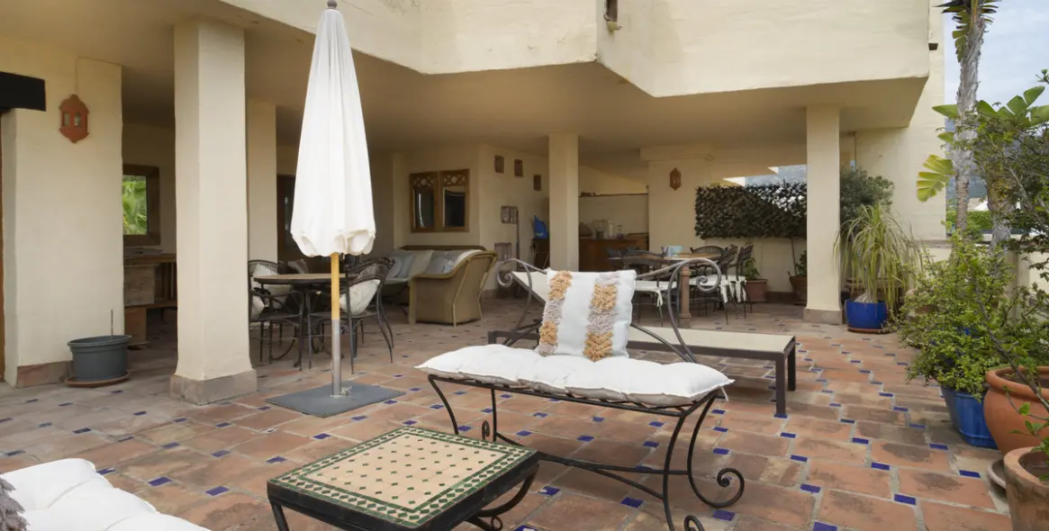 Short-term rent of middle floor apartment in The Golden Mile 6