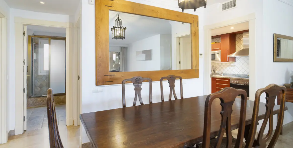 Short-term rent of middle floor apartment in The Golden Mile 12