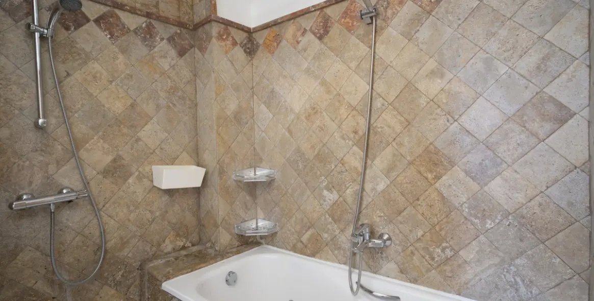 Short-term rent of middle floor apartment in The Golden Mile 18