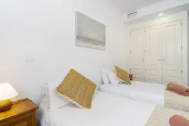 Image 32 thumb