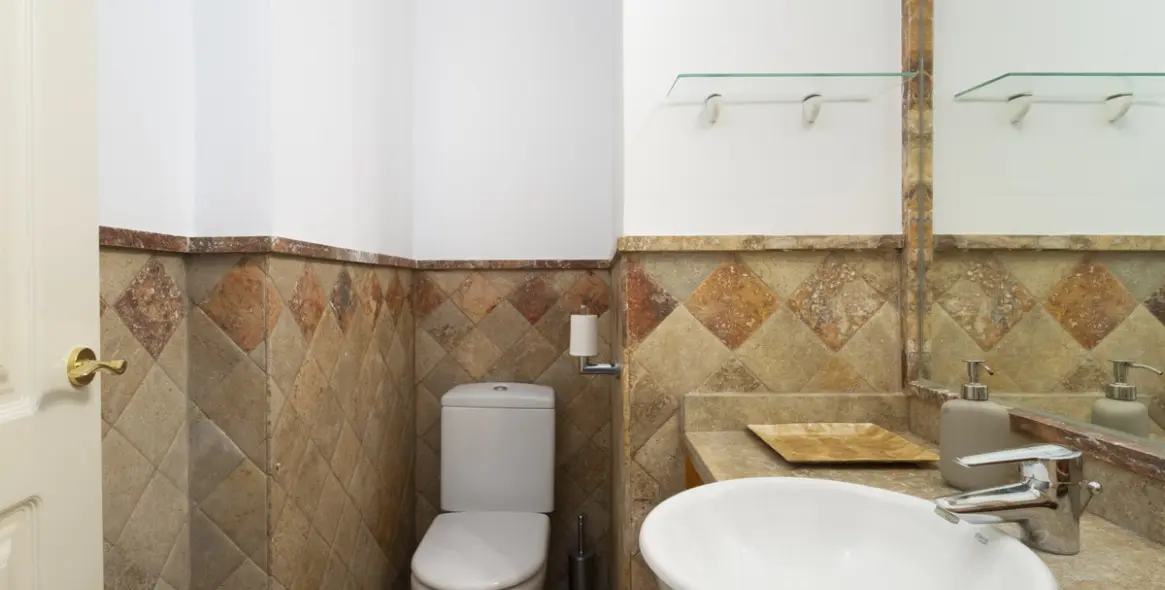 Short-term rent of middle floor apartment in The Golden Mile 45