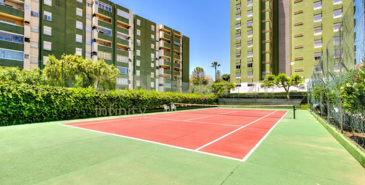 Venta de apartamento en planta media en Fuengirola 42